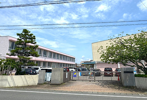 入野小学校
