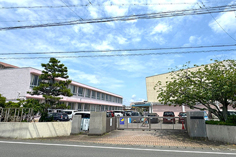 入野小学校