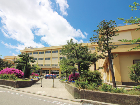上山小学校