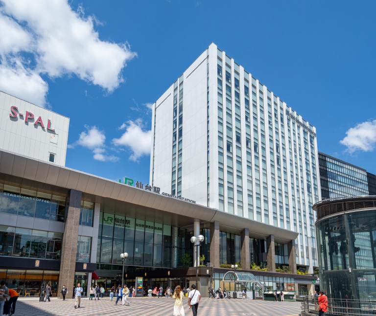 「仙台駅東口 ぺティストリアンデッキ」
