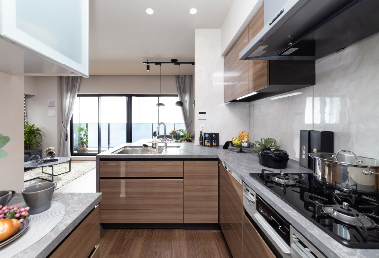 KITCHEN