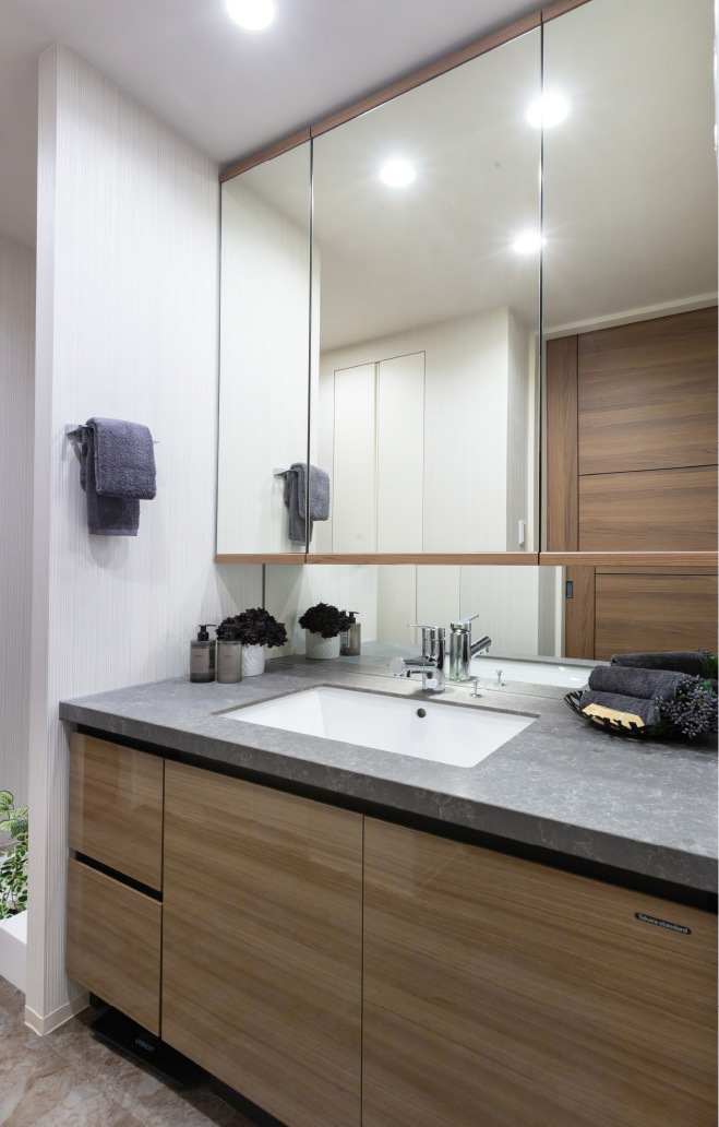 POWDER ROOM